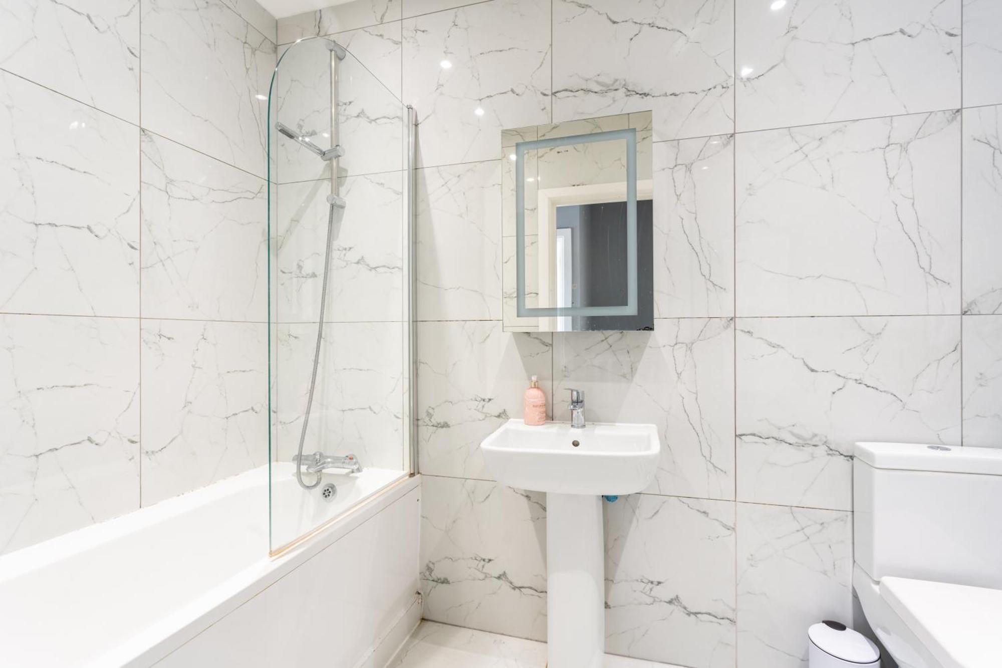 Modern Double Room With Shared Bathroom London Kültér fotó