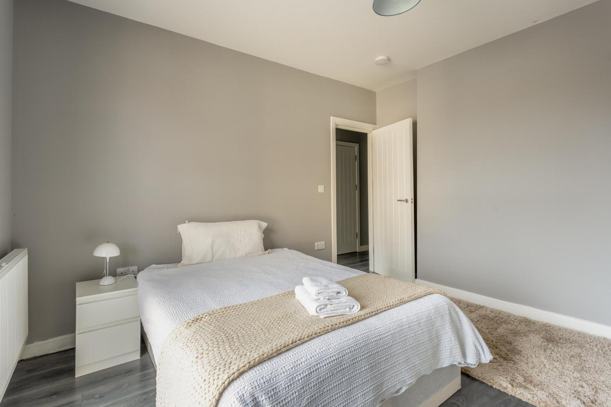 Modern Double Room With Shared Bathroom London Kültér fotó