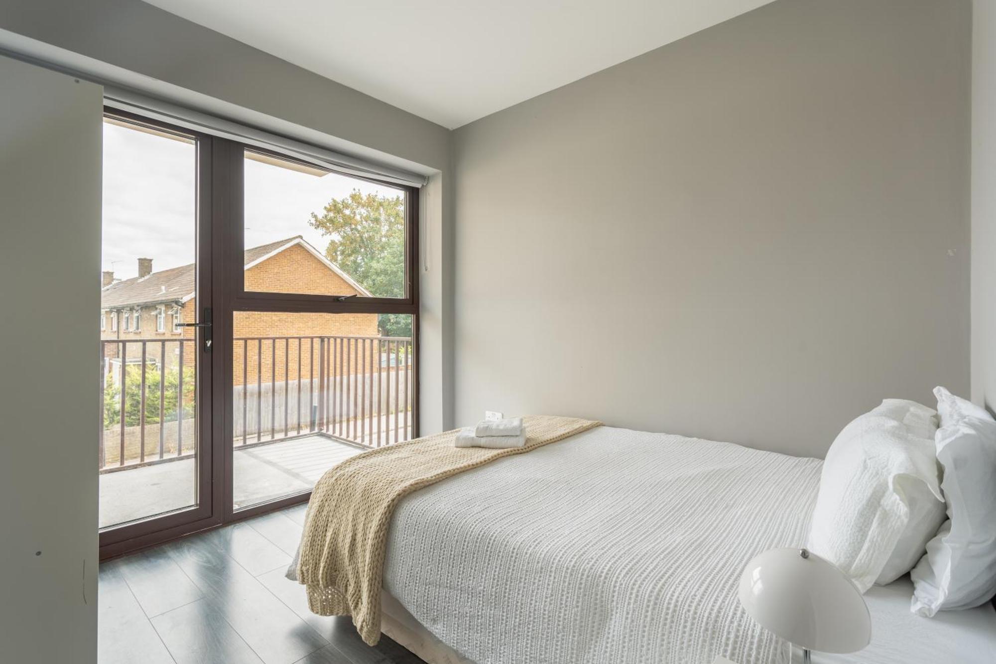 Modern Double Room With Shared Bathroom London Kültér fotó